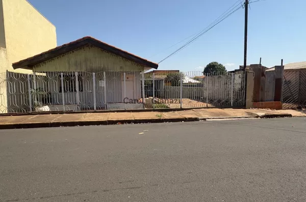 TE1487 - Terreno com Casa Mista à Venda na Vila Central em Assis