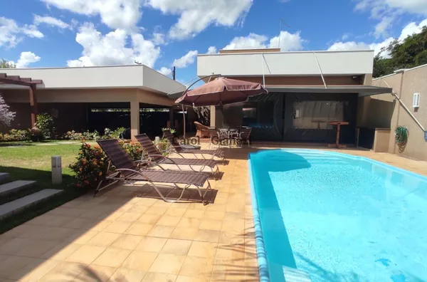 CA1135 - Casa de Alto Padrão à Venda no Residencial Esmeralda Park em Assis