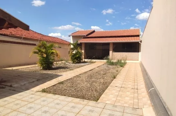 CA2222- Casa para venda no Centro de Assis