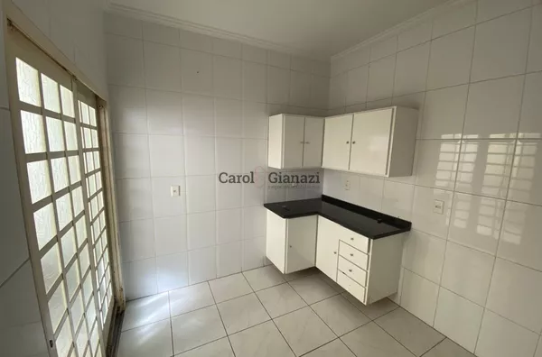 CA2006- Casa para venda no Centro de Assis