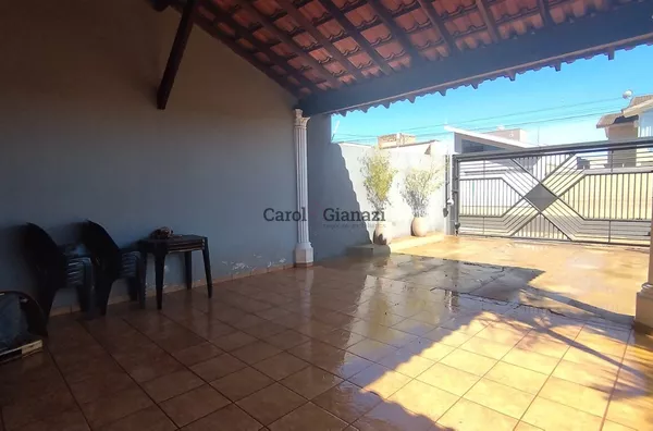 CA1075 - Casa à Venda no Jardim Aeroporto em Assis