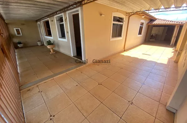 CA2485- Casa para locação no Centro de Assis