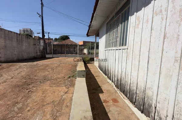 TE1487 - Terreno com Casa Mista à Venda na Vila Central em Assis