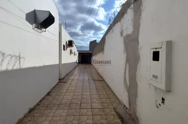 PR2523- IMÓVEL COMERCIAL E RESIDENCIAL NO CENTRO DE ASSIS