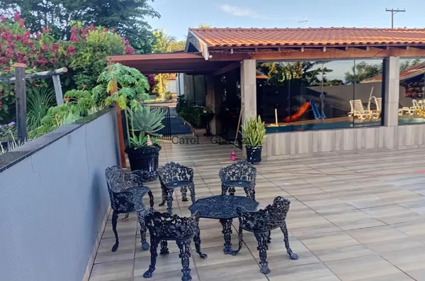 CH2493- Chácara Completa de Alto Padrão – Praticamente Dentro da Cidade 