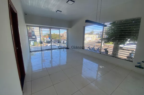 SA1947- Sala comercial para  locação no Centro em Assis