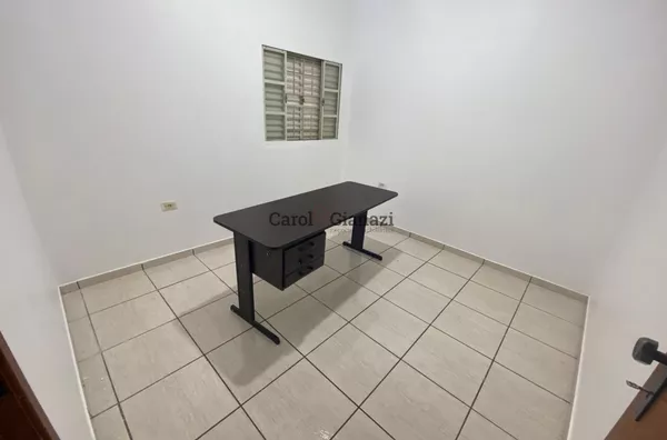 SA2382- Sala comercial para locação no Centro de Assis