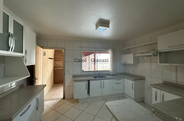 CA1110 - Casa à Venda na Vila Maria Isabel em Assis