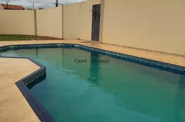 CA1068 - Casa com Espaço de Lazer à Venda no Jardim Aeroporto em Assis