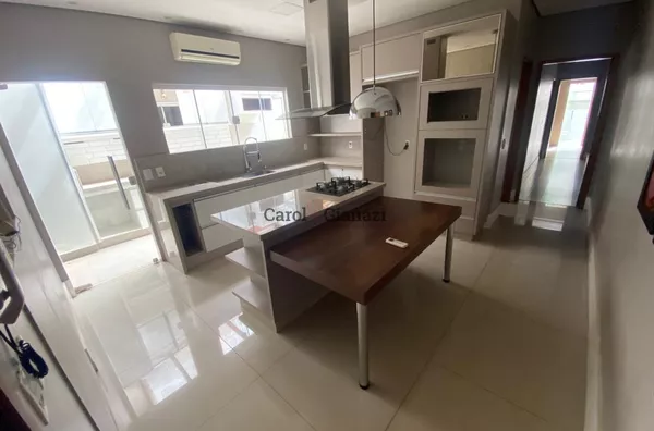 Casa para venda no Parque Universitário em Assis