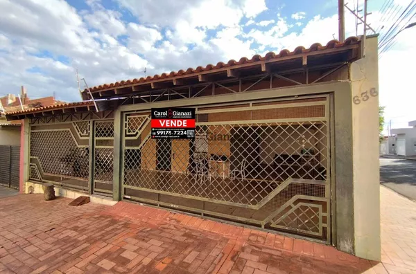 CA1474 - Casa à Venda na Vila Santa Cecília em Assis