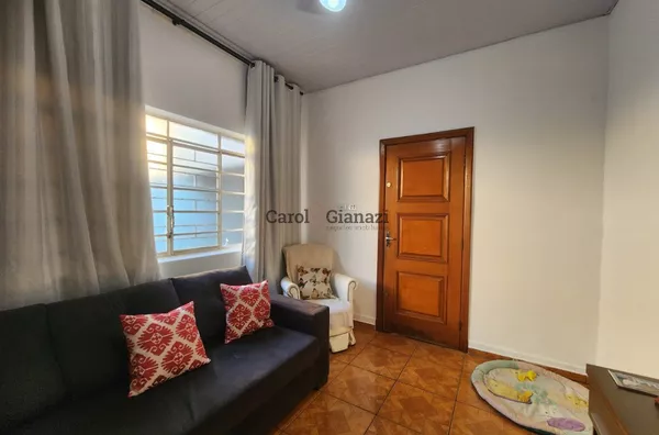 CA2205- Casa para venda na Vila Central em Assis