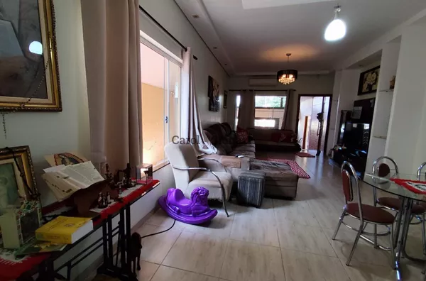 CA1643 - Casa à Venda no Centro de Assis 