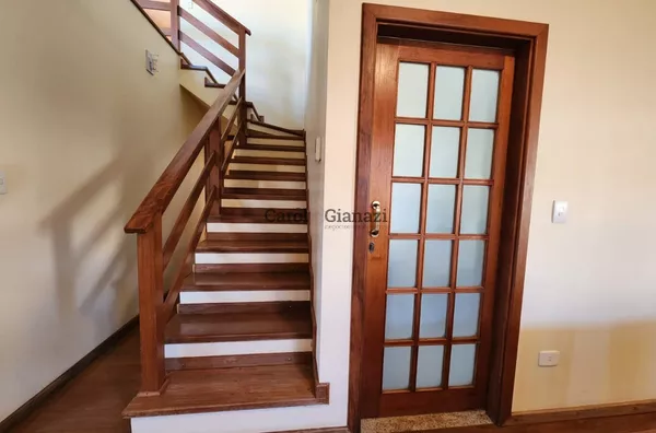 SO1463 - Sobrado à Venda na Vila Tênis Clube em Assis