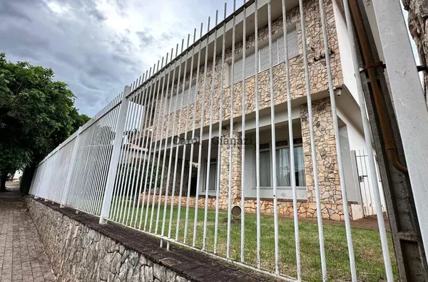 SO 1731 - Sobrado para venda no centro de  Assis