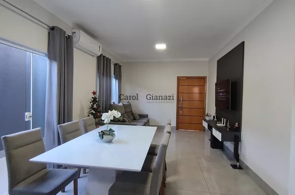 CA1073 - Casa à Venda no Alto dos Ipês em Assis