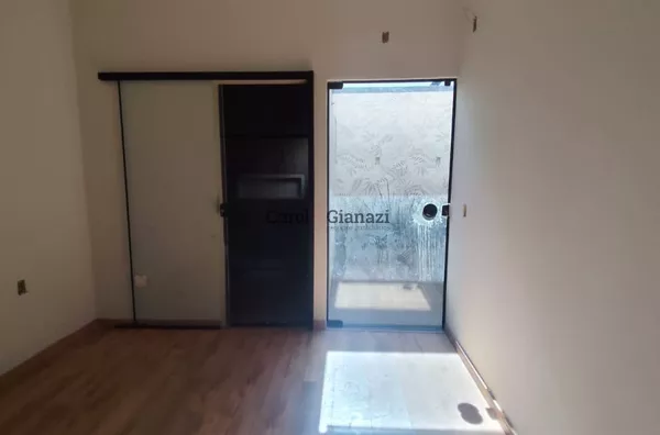 EM FASE FINAL DE OBRA