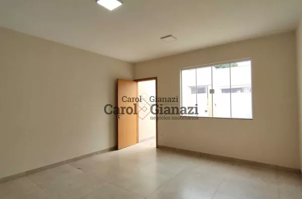 CA685 - CASA A VENDA - CENTRO