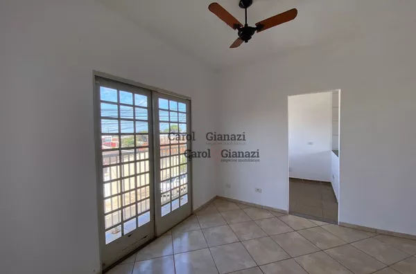 SO807 - SOBRADO COM PONTO COMERCIAL A VENDA