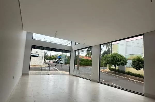 SA2432- Sala comercial para locação no Centro de Assis