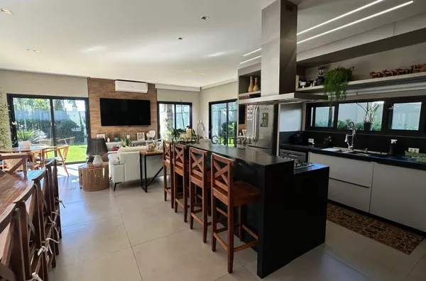 CA1976- Casa de alto padrão para venda próximo ao centro Assis