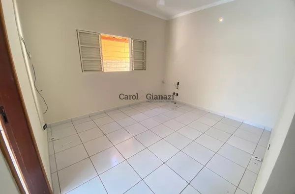 CA2489- Casa para locação no centro de Assis