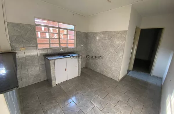 CA2238- Casa para locação próxima a rodoviária de Assis