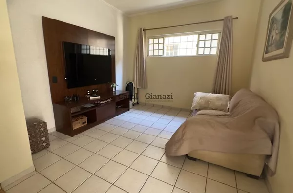 SO991 - CASA A VENDA CENTRO