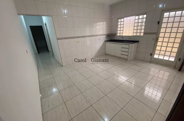 CA2243- Casa para locação no Parque Universitário em Assis