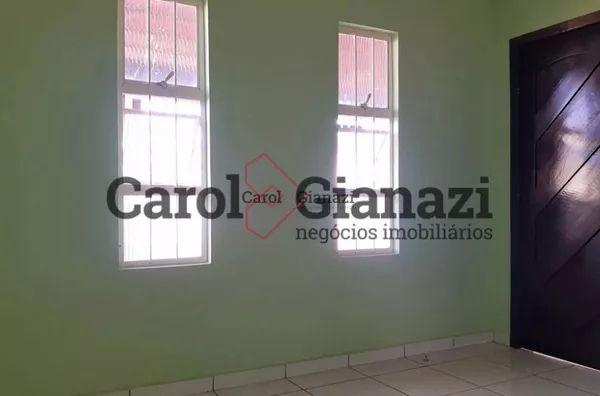 CA84- CASA A VENDA NA VILA CENTRAL