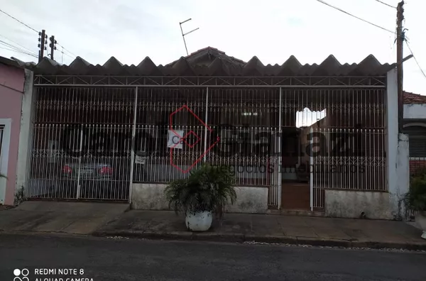 CA72 -CASA A VENDA NO CENTRO