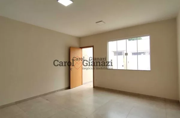 CA684 - CASA A VENDA - CENTRO