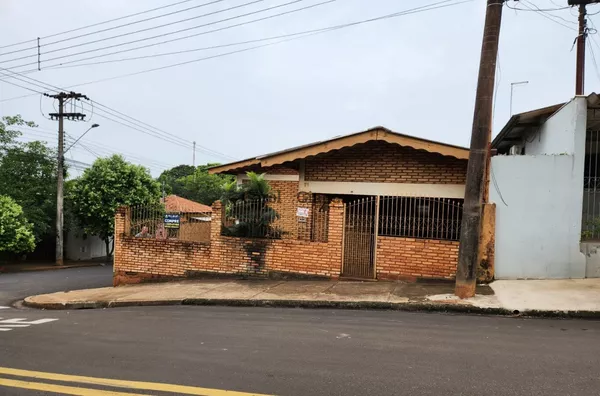 CA1024 - Casa à Venda na Vila São Jorge em Assis