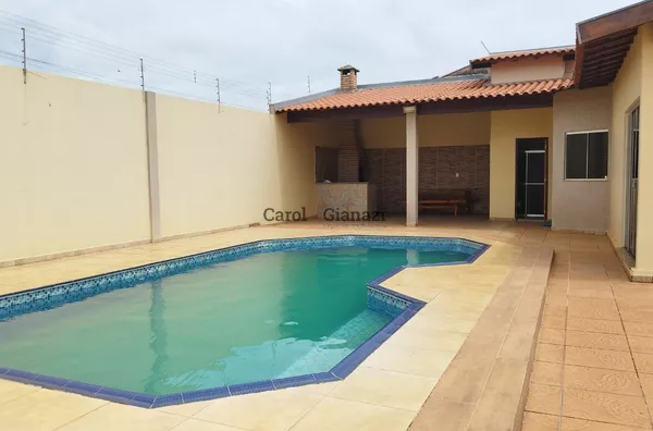 CA1068 - Casa com Espaço de Lazer à Venda no Jardim Aeroporto em Assis