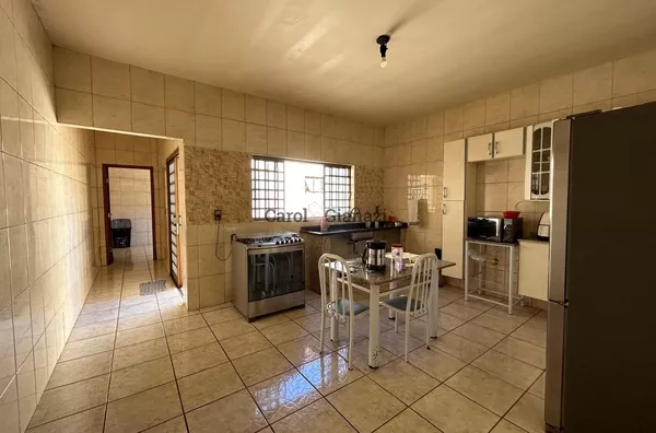 CA1614 - Casa à Venda no Centro de Assis