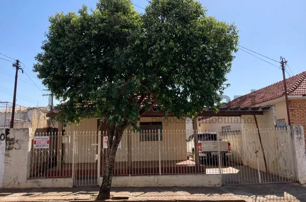 CA847 -  VENDO CASA NO CENTRO