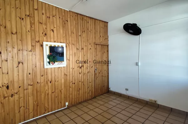 SA1854- Sala comercial em andar para venda no Centro de Assis