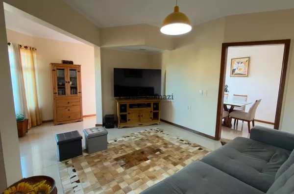 CA3036-Casa de Alto Padrão com Piscina e Estúdio Comercial à Venda – Conjunto Habitacional Irmã Catarina