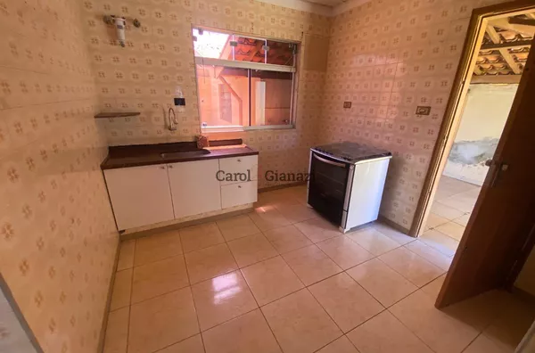 CA2485- Casa para locação no Centro de Assis