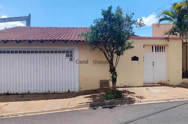 CA1105 - Casa à Venda no Jardim Canadá em Assis