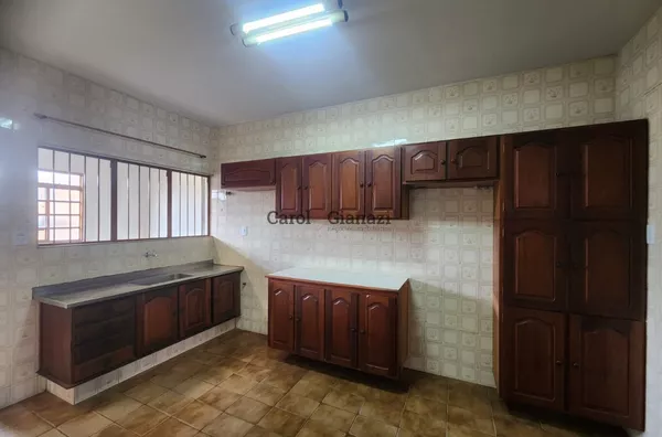 CA1024 - Casa à Venda na Vila São Jorge em Assis