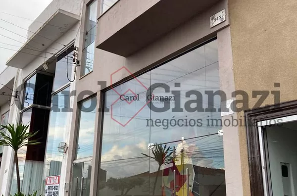 SALA COMERCIAL INTEGRADA A RESIDENCIA