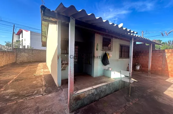 CA1438 - Casa à Venda na Vila São Benedito em Assis