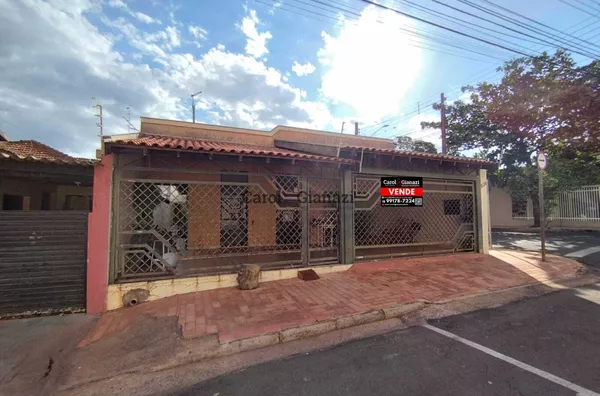 CA1474 - Casa à Venda na Vila Santa Cecília em Assis