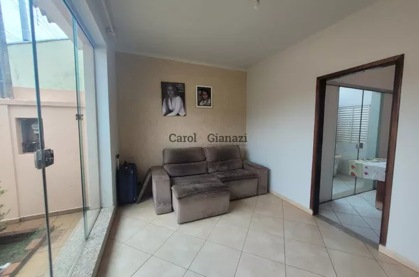 CA2217- Casa para venda no Centro de Assis