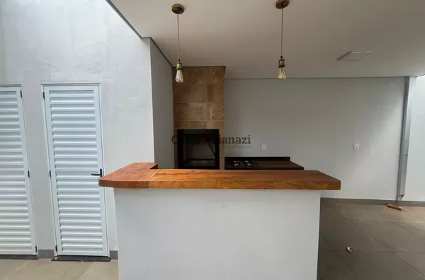 CA2464- Casa para Venda no Centro de Assis