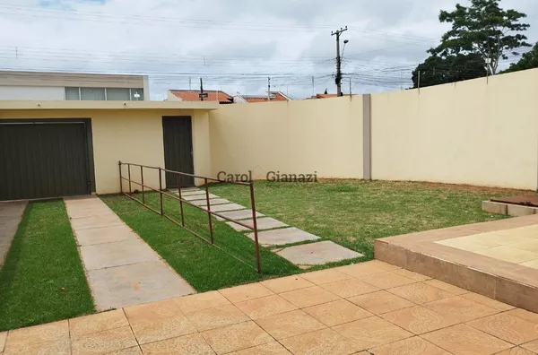 CA1068 - Casa com Espaço de Lazer à Venda no Jardim Aeroporto em Assis