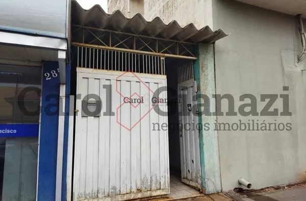 CA146 - CASA A VENDA NO CENTRO