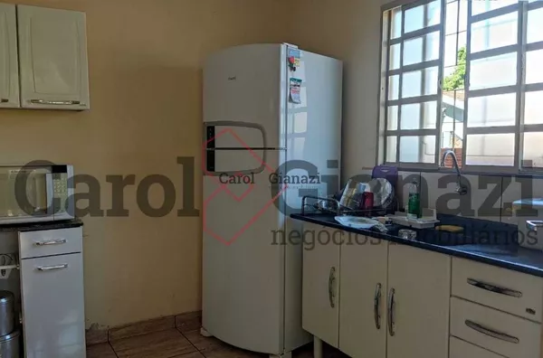 CA647 - CASA A VENDA NO CENTRO