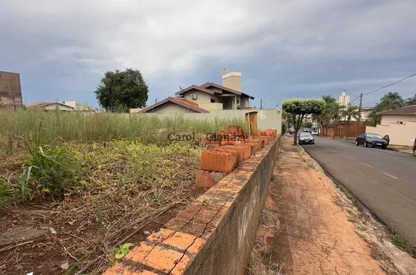 TE1714 - Terreno à Venda no Centro de Assis